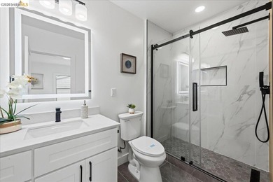 Welcome to this beautifully reimagined 3-bed, 2-bath home that - photo 20