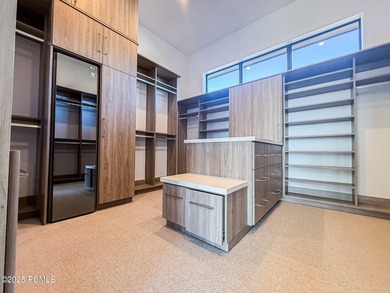Discover unbeatable panoramic views of Deer Valley, the - photo 20