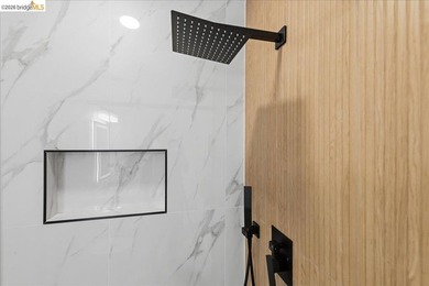 Welcome to this beautifully reimagined 3-bed, 2-bath home that - photo 21