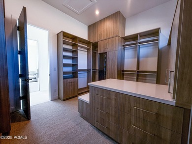 Discover unbeatable panoramic views of Deer Valley, the - photo 21