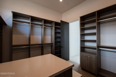 Discover unbeatable panoramic views of Deer Valley, the - photo 22