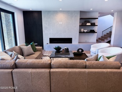 Discover unbeatable panoramic views of Deer Valley, the - photo 26