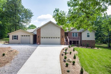Lake Home For Sale in Crossville, Tennessee
