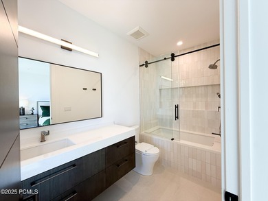 Discover unbeatable panoramic views of Deer Valley, the - photo 37