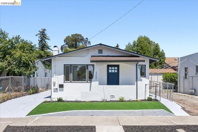 Welcome to this beautifully reimagined 3-bed, 2-bath home that - photo 38