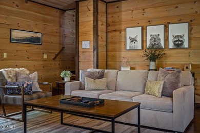 TOTAL SMOKY MOUNTAIN EXPERIENCE! Pine Top Escape is a stunning - photo 7