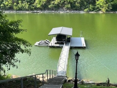 Come enjoy a nice relaxing weekend or year around living in this - Lake Home For Sale in Danville, Kentucky
