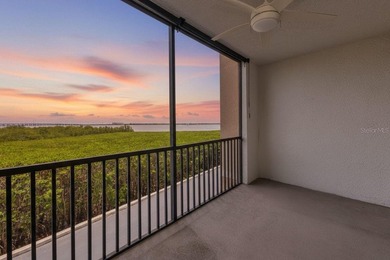 Welcome to your dream coastal retreat! This spacious 3 bedroom - photo 3