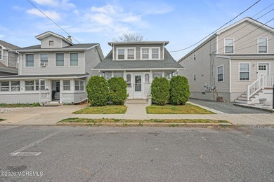 3 bedroom/2 bath home on a 30 x 100 lot in desirable Lake Como - photo 1