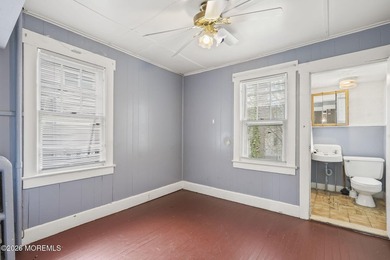 3 bedroom/2 bath home on a 30 x 100 lot in desirable Lake Como - photo 9