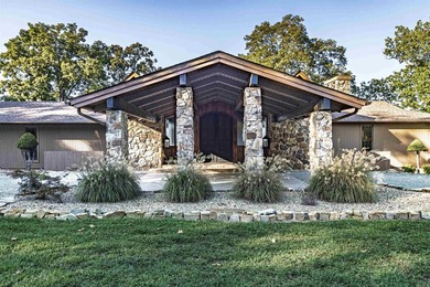 Come feel the warm embrace of this beautifully remodeled and - photo 5