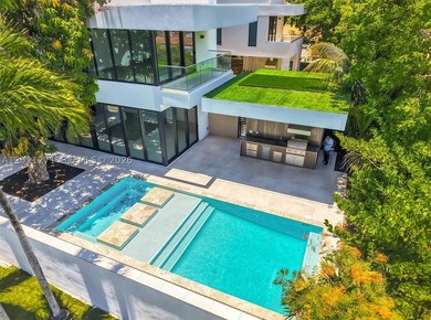 New construction in The Roads near Brickell. This 5 bed, 6.5 - photo 1