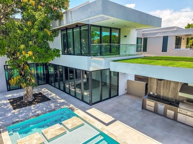 New construction in The Roads near Brickell. This 5 bed, 6.5 - photo 2