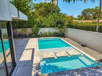 New construction in The Roads near Brickell. This 5 bed, 6.5 - photo 4