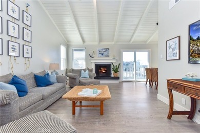 This stunning three-level waterfront home on Sunset Island - photo 4