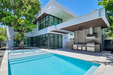 New construction in The Roads near Brickell. This 5 bed, 6.5 - photo 5