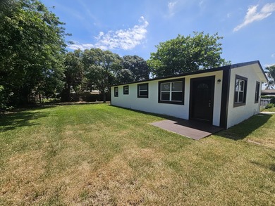 Nicely presented 4 bedroom & 2 bath Home on extra large fenced - photo 15