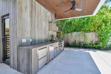 New construction in The Roads near Brickell. This 5 bed, 6.5 - photo 7