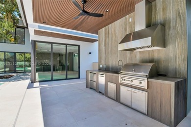 New construction in The Roads near Brickell. This 5 bed, 6.5 - photo 8