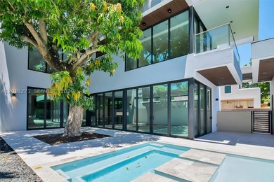New construction in The Roads near Brickell. This 5 bed, 6.5 - photo 10