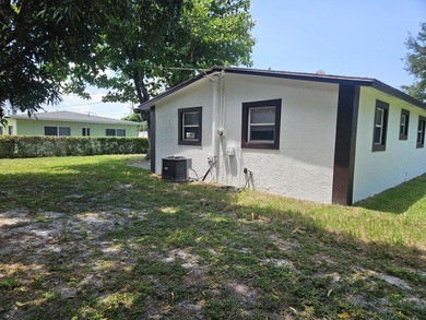 Nicely presented 4 bedroom & 2 bath Home on extra large fenced - photo 20
