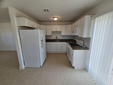 Nicely presented 4 bedroom & 2 bath Home on extra large fenced - photo 25