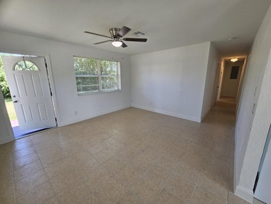 Nicely presented 4 bedroom & 2 bath Home on extra large fenced - photo 32