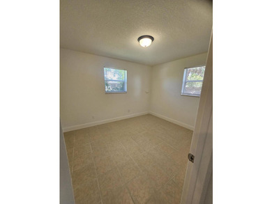 Nicely presented 4 bedroom & 2 bath Home on extra large fenced - photo 48