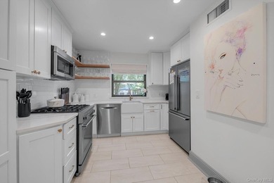 Beautifully updated and move-in ready, this High Oaks Village - photo 9