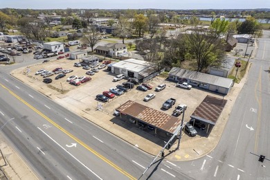 This unique commercial property is in a high-traffic area - photo 1