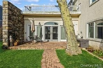 Lovely Two Story Bi-Level Home Located The Westholme, Bayside - photo 3