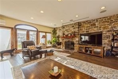 Lovely Two Story Bi-Level Home Located The Westholme, Bayside - photo 4