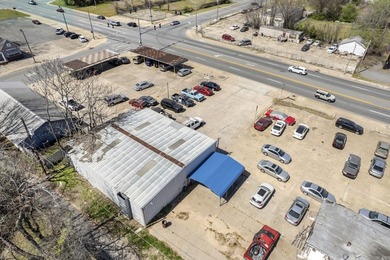This unique commercial property is in a high-traffic area - photo 7