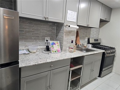 FOR SALE: MARINE PARK - This home features a private driveway & - photo 14