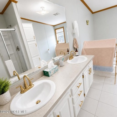 Welcome to this well-maintained 4-bedroom, 2-full-bath home in - photo 14