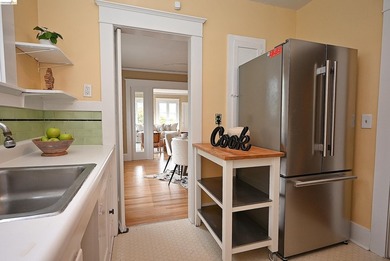 Welcome Home to this classic North Berkeley condo, where - photo 29
