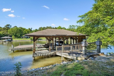 Tucked into a private cove on Fort Loudon Lake just off the main - photo 38