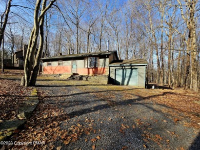 Pines Lake Home For Sale in Pocono Lake Pennsylvania