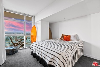 Experience sweeping, unobstructed city, mountain, ocean, and - photo 12