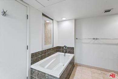 Experience sweeping, unobstructed city, mountain, ocean, and - photo 15