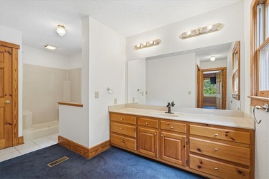 Welcome to 100 Brittany Way! Perched in the peaceful Newtown - photo 15