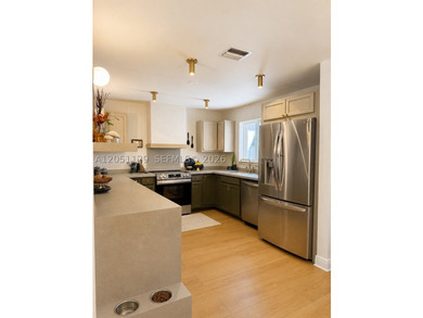 Completely remodeled with a designer's eye, this beautiful home - photo 17