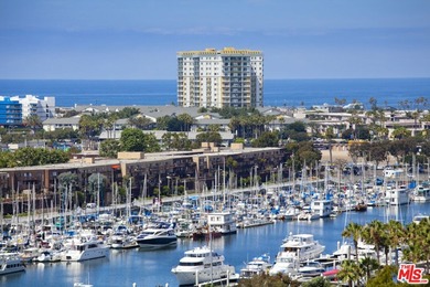 Experience sweeping, unobstructed city, mountain, ocean, and - photo 20