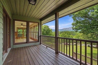 Welcome to 100 Brittany Way! Perched in the peaceful Newtown - photo 20