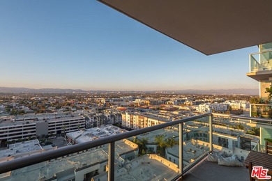 Experience sweeping, unobstructed city, mountain, ocean, and - photo 21