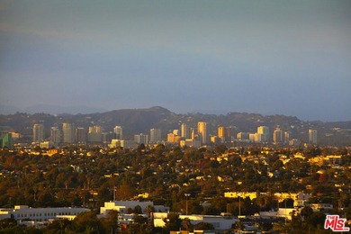 Experience sweeping, unobstructed city, mountain, ocean, and - photo 24