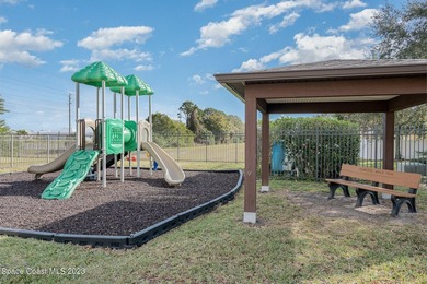 Enjoy a carefree lifestyle in this charming 2-bedroom, 2-bath - photo 27