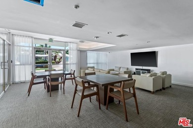 Experience sweeping, unobstructed city, mountain, ocean, and - photo 36