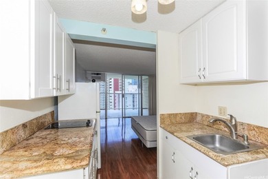 Legal Lodging Unit in Waikiki! Well-maintained studio on the - photo 7