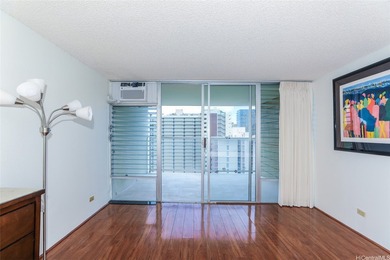 Legal Lodging Unit in Waikiki! Well-maintained studio on the - photo 10